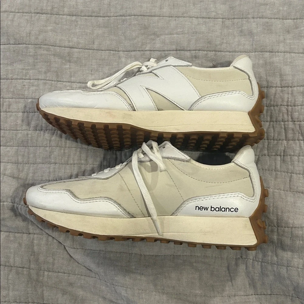 New Balance White and Cream Sneakers size 8.5 - Picture 2 of 6